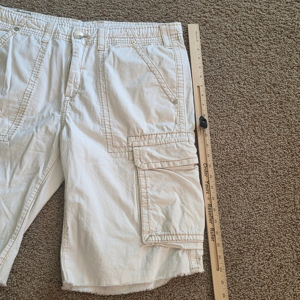 True Religion Mens White Cargo‎ Shorts Big T Contrast Stitch Frayed Hem Size 36